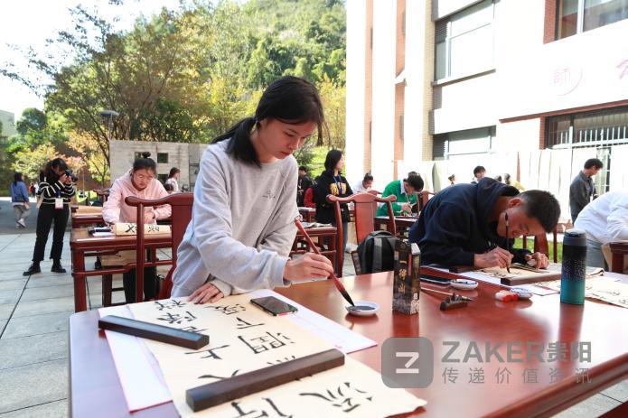 说明: https://zkres1.myzaker.com/202010/5f97f45a622768e7c6002403_1024.jpg