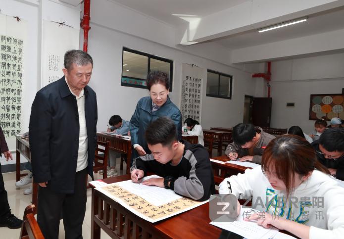 说明: https://zkres1.myzaker.com/202010/5f97f45a622768e7c6002404_1024.jpg