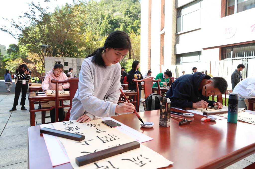 说明: https://kes.gog.cn/s3/img/20201027/r_857345667950672.jpg