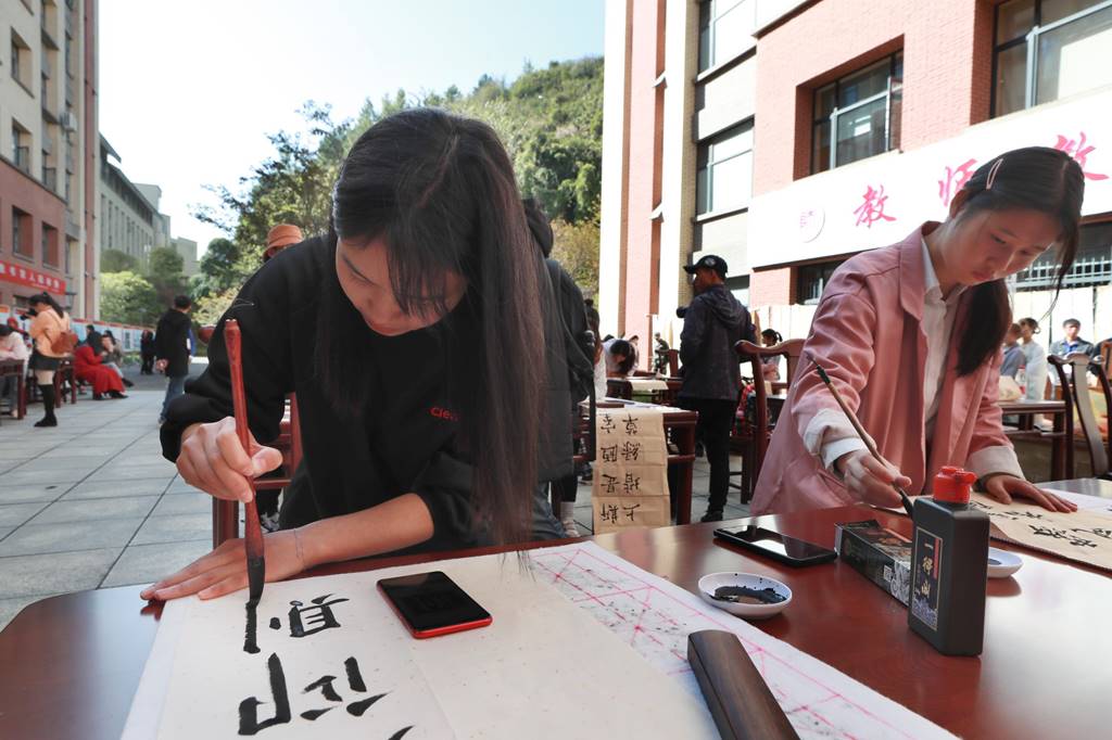 说明: https://kes.gog.cn/s3/img/20201027/r_710234803458826.jpg